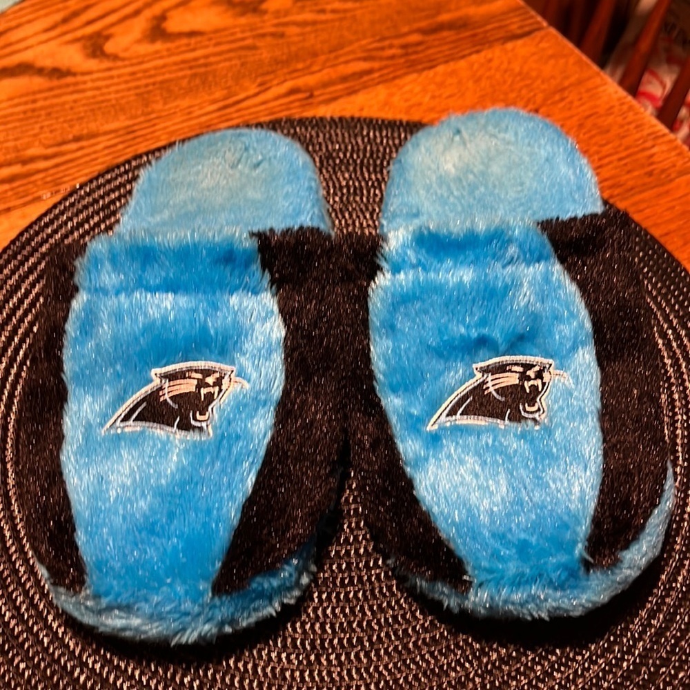 Carolina Panthers Plush slippers - Size L